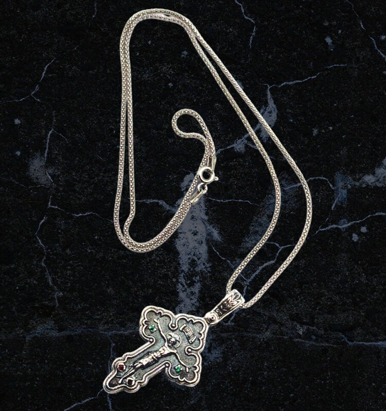 Crucifix Pendant Necklace – Zuringa
